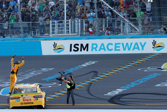 Race winner Kyle Busch, Joe Gibbs Racing, Toyota Camry M&M's