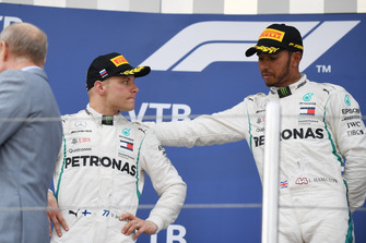 Race winner Lewis Hamilton, Mercedes AMG F1 and second place Valtteri Bottas, Mercedes AMG F1 on the podium