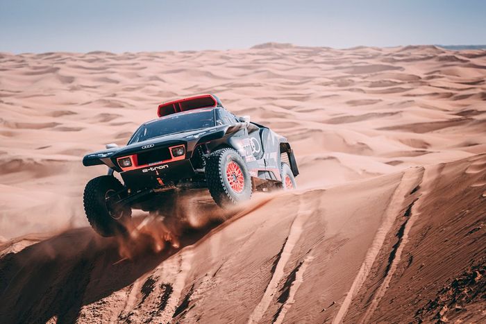 #200 Team Audi Sport Audi: Stéphane Peterhansel, Edouard Boulanger