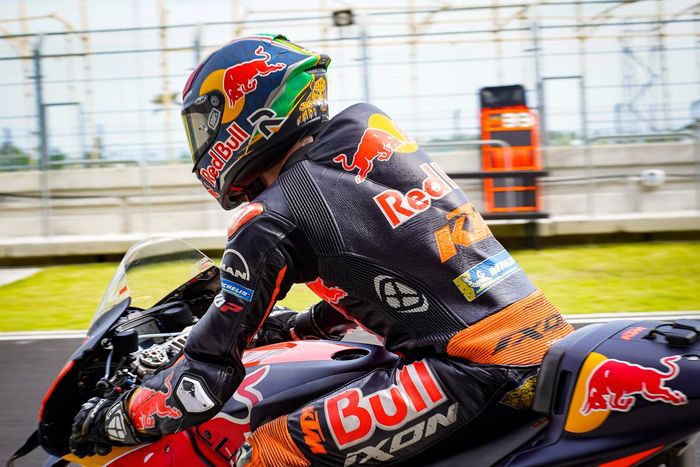 11º Brad Binder, Red Bull KTM Factory Racing (1'31.574)