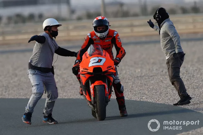 Caída de Iker Lecuona, KTM Tech3