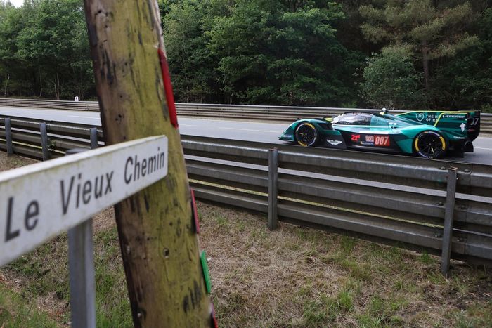 #007 Aston Martin Thor Team Aston Martin Valkyrie: Harry Tincknell, Tom Gamble, Ross Gunn