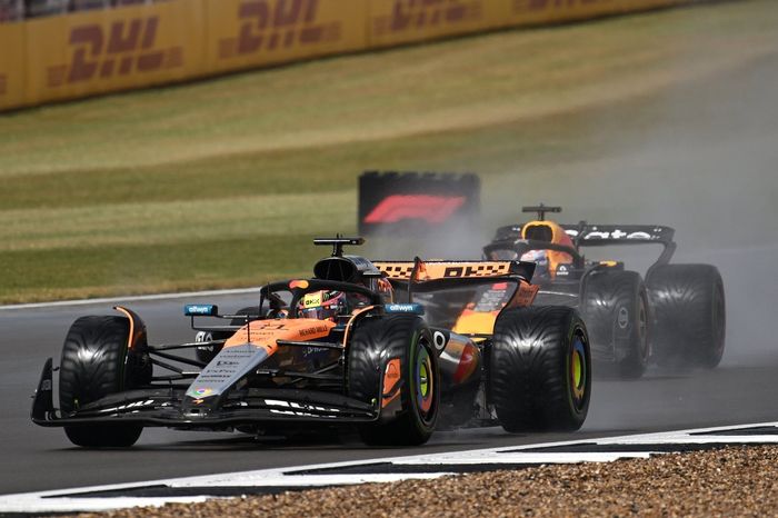 Oscar Piastri, McLaren, Max Verstappen, Red Bull Racing