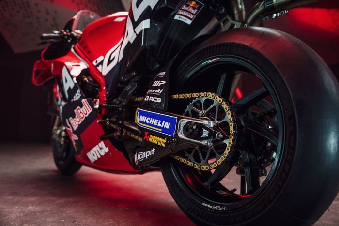 Red Bull GASGAS Tech3 2024 RC16 