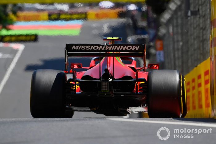 Carlos Sainz Jr., Ferrari SF21