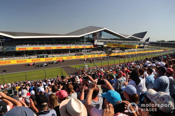 Inicio de la carrera Sprint, Max Verstappen, Red Bull Racing RB16B, Lewis Hamilton, Mercedes W12, Valtteri Bottas, Mercedes W12, Charles Leclerc, Ferrari SF21