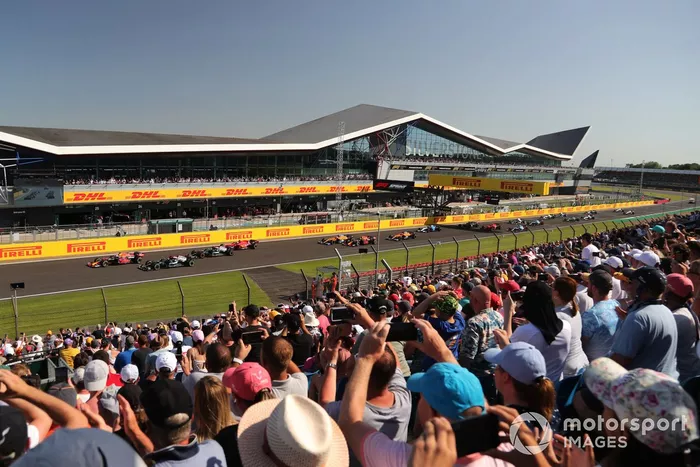 Inicio de la carrera Sprint, Max Verstappen, Red Bull Racing RB16B, Lewis Hamilton, Mercedes W12, Valtteri Bottas, Mercedes W12, Charles Leclerc, Ferrari SF21