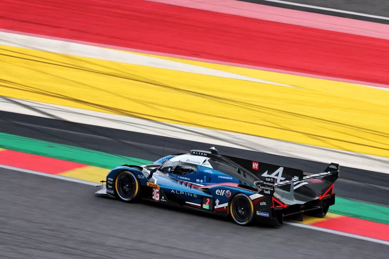 N.º 36 Alpine Endurance Team Alpine A424: Jules Gounon, Frédéric Makowiecki, Victor Martins
