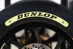 Кольорові маркери класу на шинах Dunlop