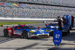 #67 Chip Ganassi Racing Ford GT: Ryan Briscoe, Richard Westbrook, Scott Dixon