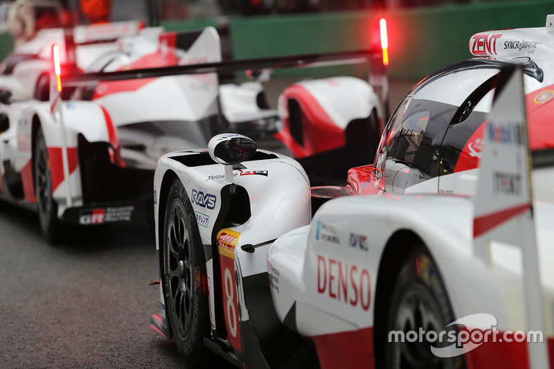 #8 Toyota Gazoo Racing Toyota TS050 Hybrid: Ентоні Девідсон, Ніколя Лап'єрр, Казукі Накадзіма, #7 Toyota Gazoo Racing Toyota TS050 Hybrid: Майк Конвей, Камуі Кобаясі, Юдзі Кунімото