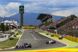 Pascal Wehrlein, Sauber C36, Lance Stroll, Williams FW40