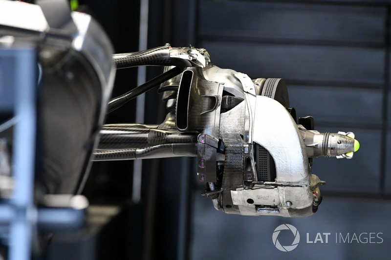 Детали задних тормозов Mercedes F1 W08