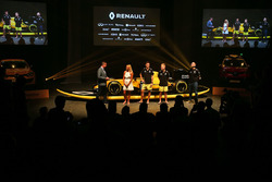 David Croft, comentarista de Sky Sports, Ellie Jean Coffey, Jolyon Palmer, Renault Sport F1 Team, Ke