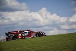 #8 Audi Sport Team Joest Audi R18 e-tron quattro: Lucas di Grassi, Loic Duval, Oliver Jarvis