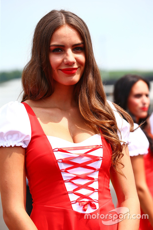 Grid girl