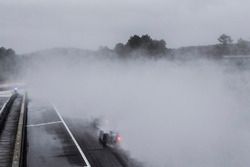 La course démarre dans de mauvaises conditions