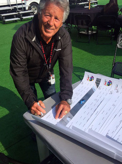 Mario Andretti, Andretti Autosport Honda firma cartel de Justin Wilson