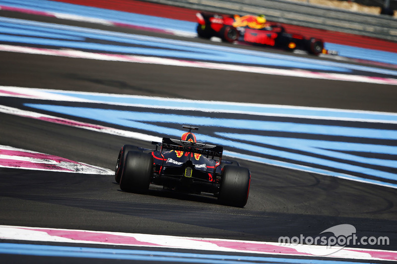 Daniel Ricciardo, Red Bull Racing RB14, chases Max Verstappen, Red Bull Racing RB14