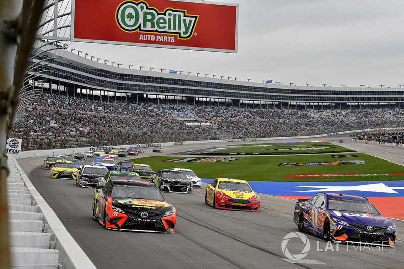 Martin Truex Jr., Furniture Row Racing, Toyota Camry Bass Pro Shops/5-hour ENERGY