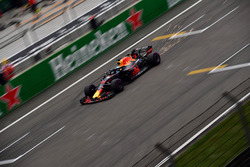 Daniel Ricciardo, Red Bull Racing RB14 and sparks