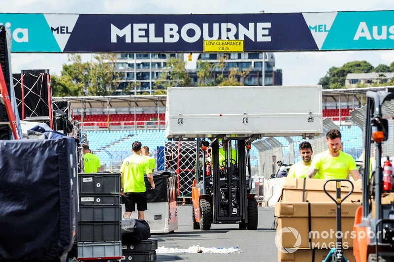 Atmosfera in pitlane