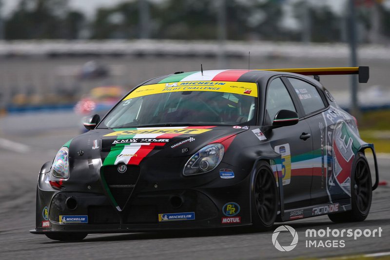 #5 KMW Motorsports with TMR Engineering Alfa Romeo Giulietta TCR, TCR: Roy Block, Tim Lewis Jr