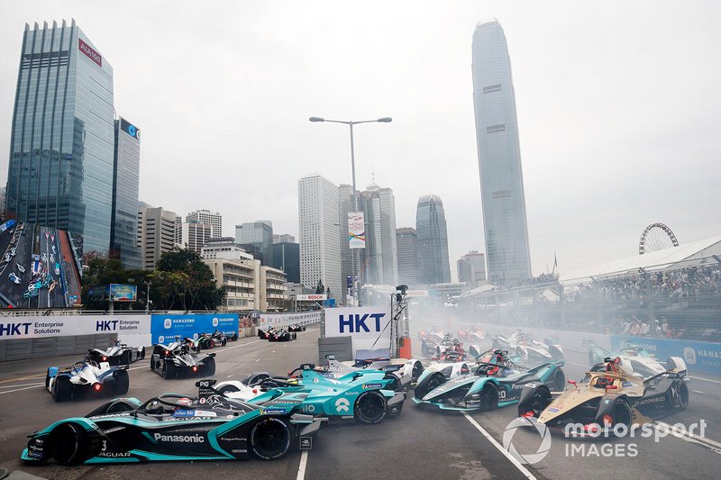 Nelson Piquet Jr., Panasonic Jaguar Racing, Jaguar I-Type 3 Tom Dillmann, NIO Formula E Team, NIO Sport 004, Robin Frijns, Envision Virgin Racing, Audi e-tron FE05 au départ