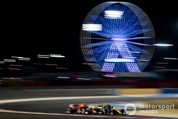 Nico Hulkenberg, Renault R.S. 19, Pierre Gasly, Red Bull Racing RB15