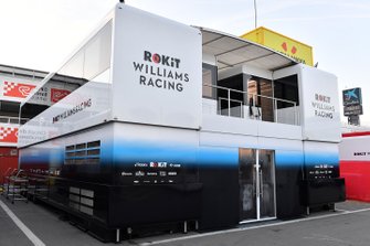 Les camions Williams Racing et les salles des ingénieurs