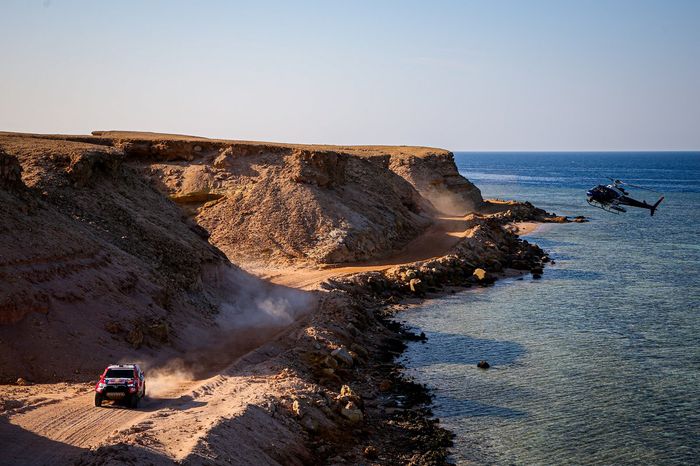 #301 Toyota Gazoo Racing: Nasser Al-Attiyah, Matthieu Baumel