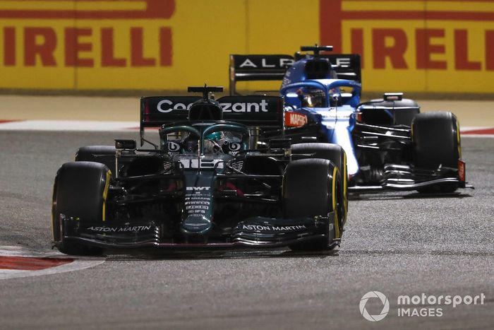 Lance Stroll, Aston Martin AMR21, Fernando Alonso, Alpine A521