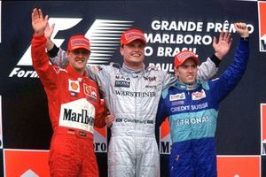 Podio: ganador de la carrera David Coulthard, McLaren, segundo lugar Michael Schumacher, Ferrari, tercer lugar Nick Heidfeld, Sauber