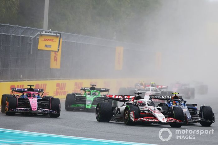 Nico Hulkenberg, Sauber, Pierre Gasly, Alpine, Esteban Ocon, Haas F1 Team, Carlos Sainz, Williams