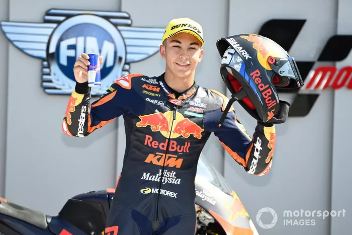 Ganador de la pole Raul Fernandez, Red Bull KTM Ajo