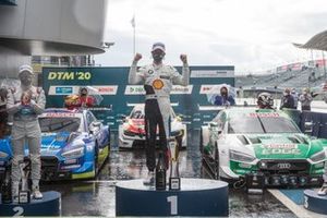 Race winner Sheldon van der Linde, BMW Team RBM