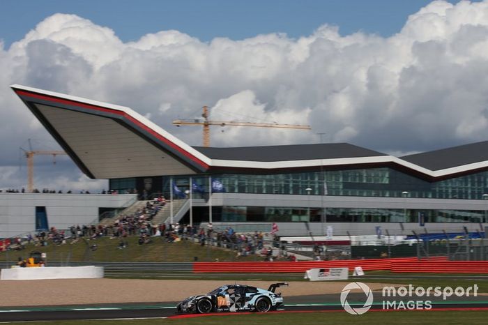 #77 Dempsey-Proton Racing Porsche 911 RSR: Christian Reid, Matt Campbell, Riccardo Pera 