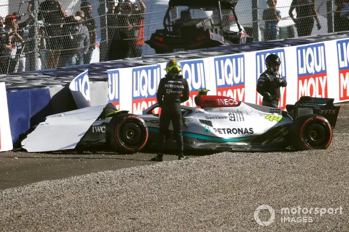 Choque de Lewis Hamilton, Mercedes W13 en la Q3