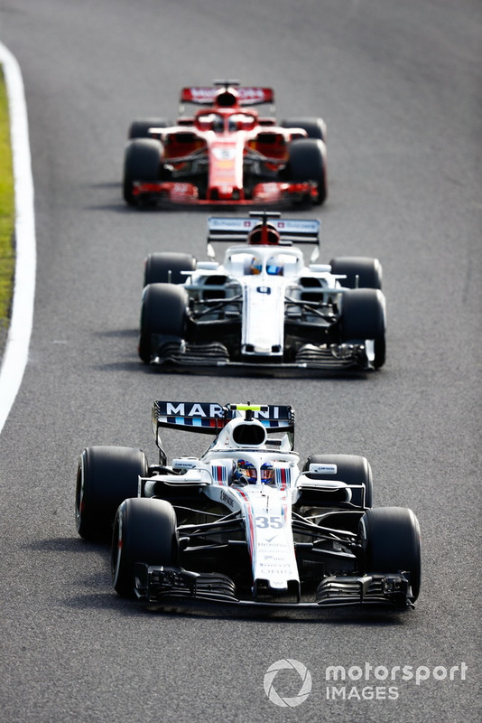 Sergey Sirotkin, Williams FW41, precede Marcus Ericsson, Sauber C37, e Sebastian Vettel, Ferrari SF71H
