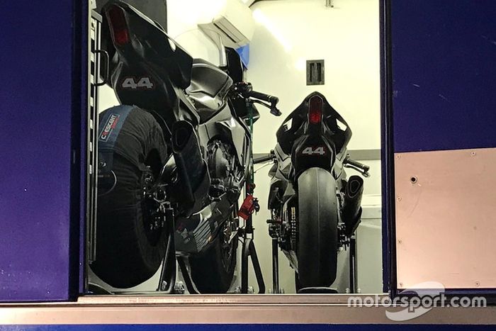 La Yamaha R1M con la que Lewis Hamilton rodó en Jerez