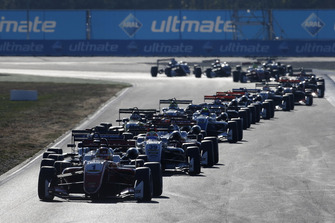 Guanyu Zhou, PREMA Theodore Racing Dallara F317 - Mercedes-Benz leads