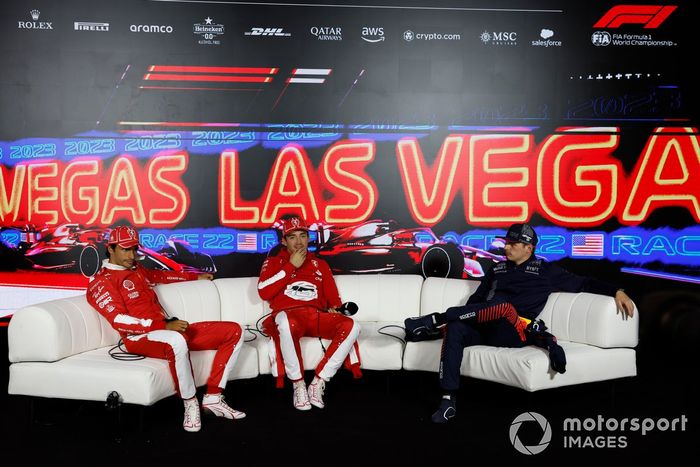 Carlos Sainz, Scuderia Ferrari, Charles Leclerc, Scuderia Ferrari, Max Verstappen, Red Bull Racing