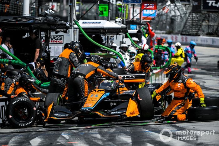Patricio O'Ward, Arrow McLaren Chevrolet, pit stop