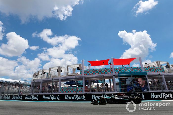 Lewis Hamilton, Mercedes F1 W15