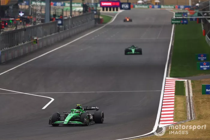 Nico Hulkenberg, Sauber, Gabriel Bortoleto, Sauber