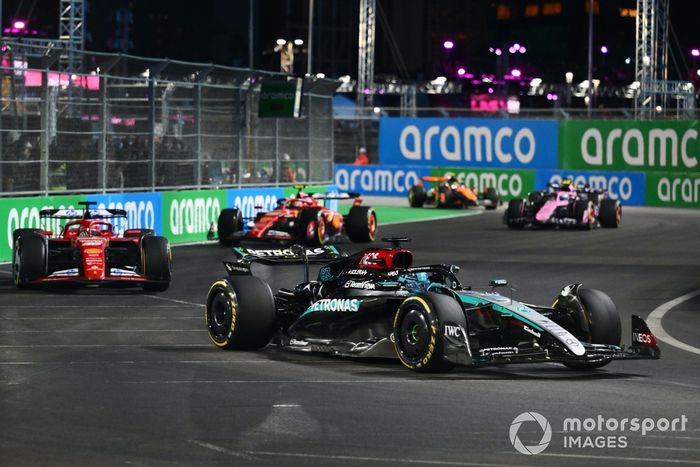 George Russell, Mercedes F1 W15, Charles Leclerc, Ferrari SF-24, Carlos Sainz, Ferrari SF-24