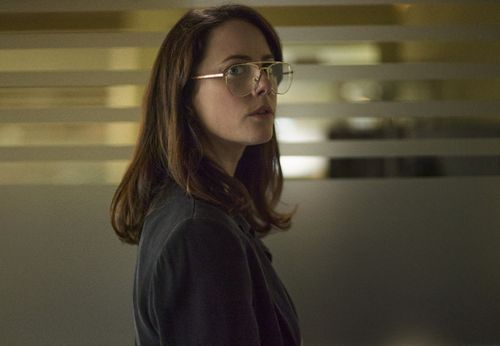 Kaya Scodelario como Laura Harrison en Senna