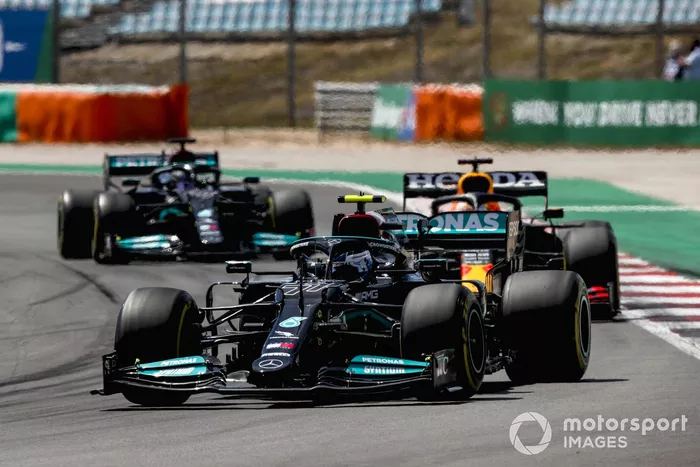 Valtteri Bottas, Mercedes W12, Max Verstappen, Red Bull Racing RB16B, Lewis Hamilton, Mercedes W12