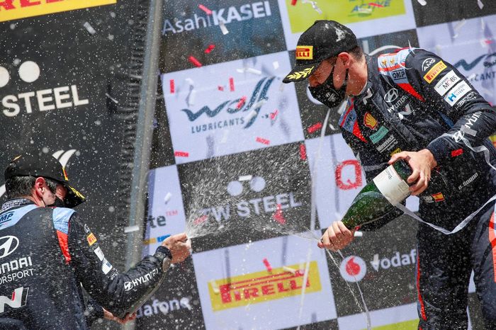 Podio: Dani Sordo, Borja Rozada, Hyundai Motorsport Hyundai i20 Coupe WRC