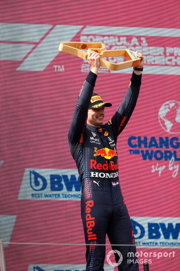Podio: ganador Max Verstappen, Red Bull Racing